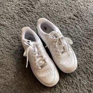 White Nike Air Force 1 Size 4.5Y (6/6.5 W)